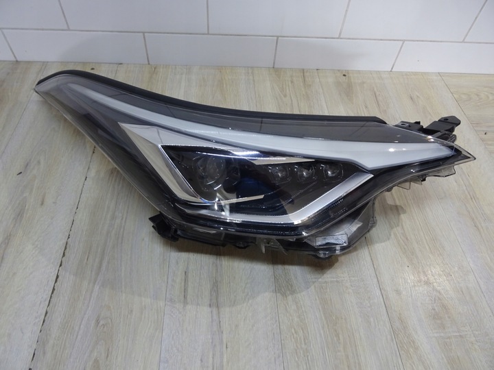фото №1, Лампа правая toyota c-hr chr полный led 81110-f4280 llu