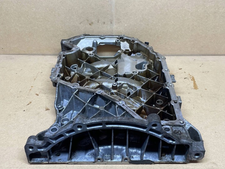 фото №5, Audi a5 8t 2.0 tfsi 2007- 06h103603s поддон масла алюминиевая половинка