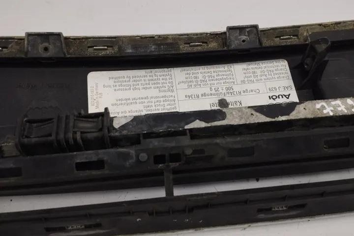 фото №9, Решётка радиатора audi a2 8z0 8z0010183d 1.4l бензин 55kw 2001