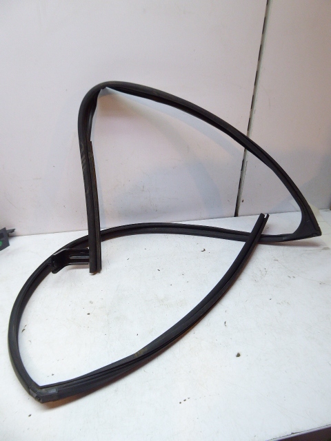 фото №1, Mg zs рестайлінг 2023- прокладка двері скла перед ліва направляюча 5d