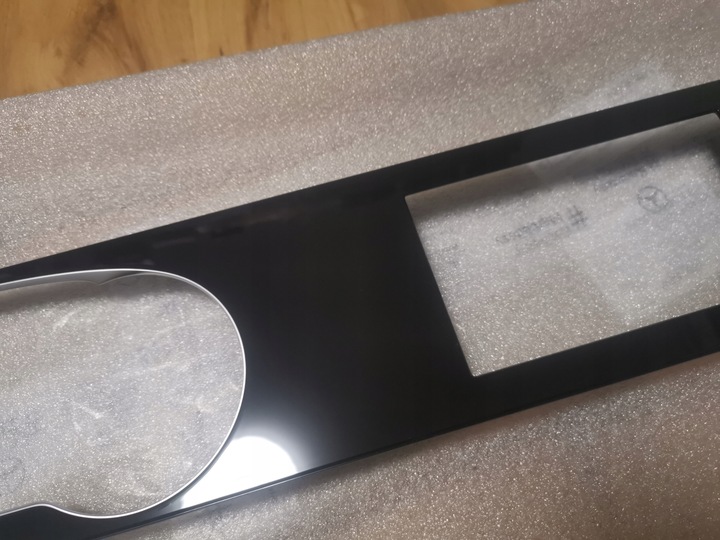 фото №7, Рамка спідометра дисплея mercedes w213 w238 ідеальна bez rys європа