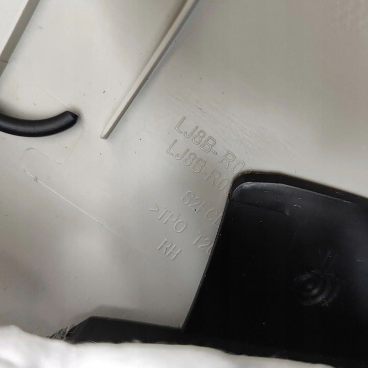 фото №6, Ford mustang mach-e 2023 права сторона захист стійка скла передній / a