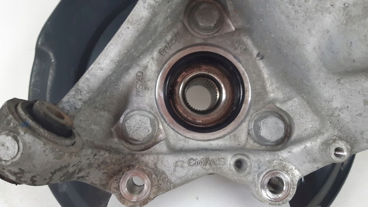 фото №6, Volvo xc40 ступица поворотный кулак правая зад 32221150