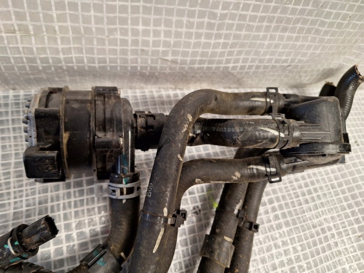 фото №6, Водяной насос volvo lynk & co lynk&co 01 1.5 phev 8888778210 демонтаж оригинал