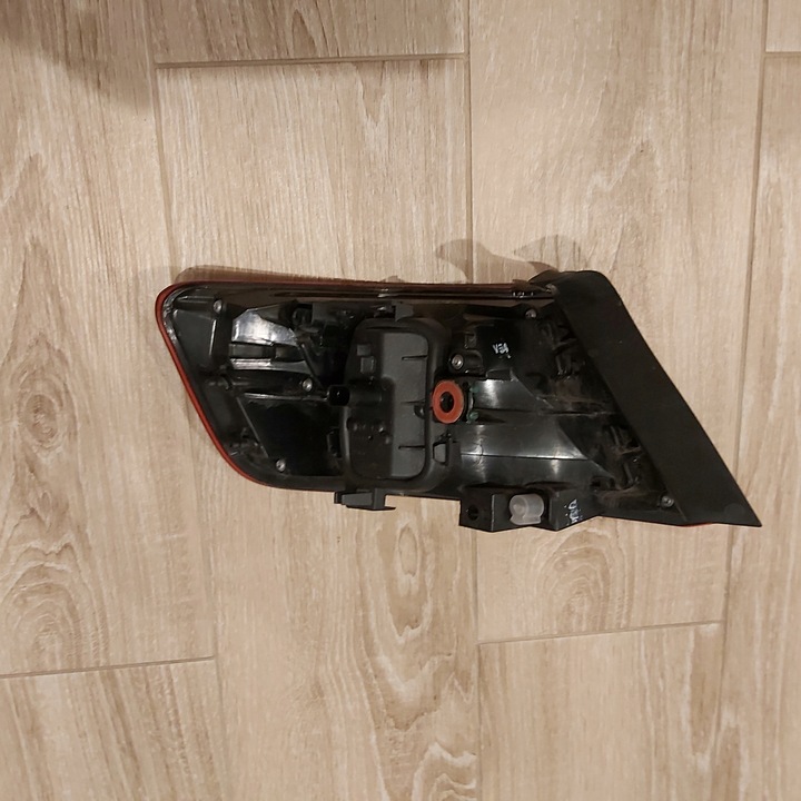 фото №8, Audi a3 8v4 рестайлинг sportback лампа led правый зад eu