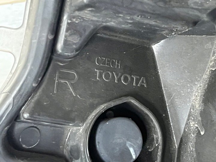 фото №6, Фара права передня toyota yaris iii 3 рестайлінг гарна