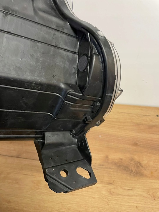 фото №12, Лампа правая peugeot rifter линза led