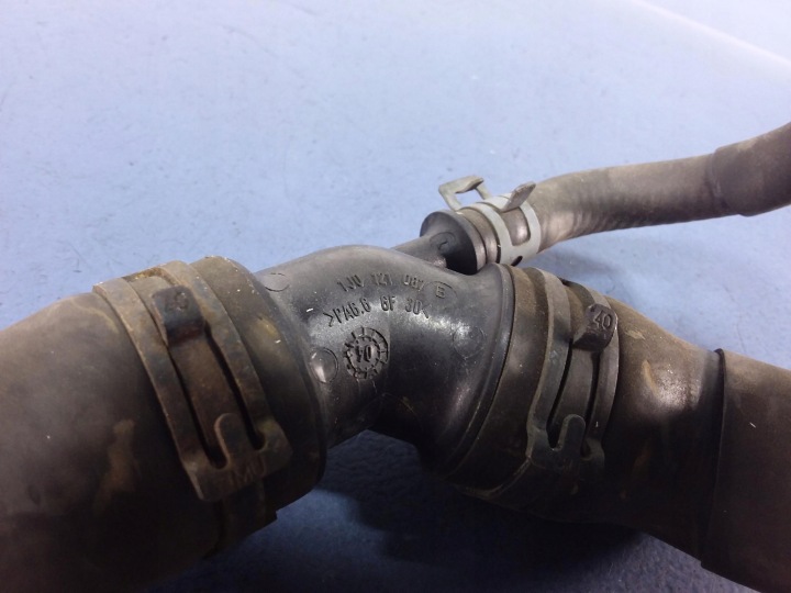 фото №7, Vw polo iv 9n 1.2 6v трубка  основний  6y0121049h