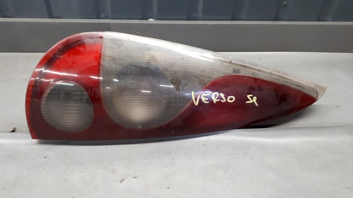 фото №13, Лампа левый зад yaris verso i рестайлинг 04r