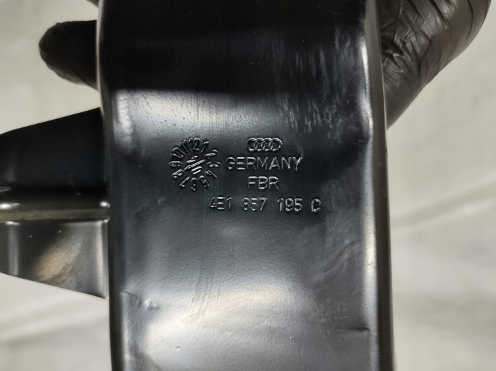 фото №7, Audi a8 d3 кріплення тримач панелі 4e1857195c