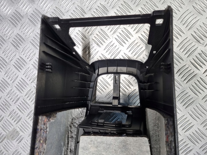 фото №14, Bmw f45 f46 туннель средний подлокотник 1278932