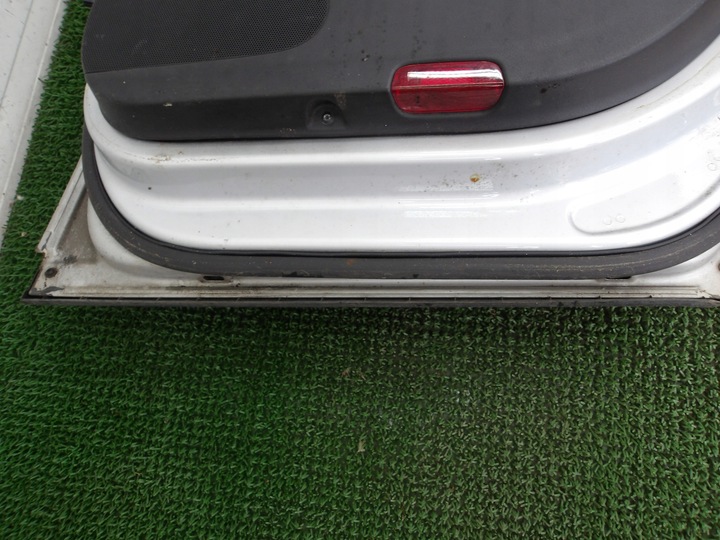 фото №13, Passat b6 універсал двері передні i задні праві la7w