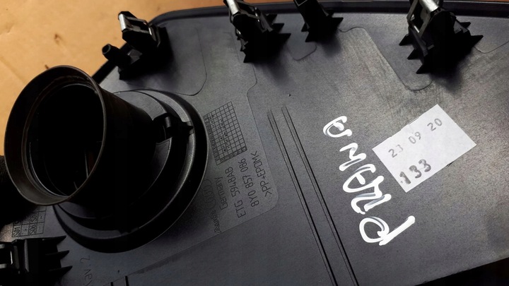 фото №7, A3 8y крышка заглушка панели правая перед 8y0857086