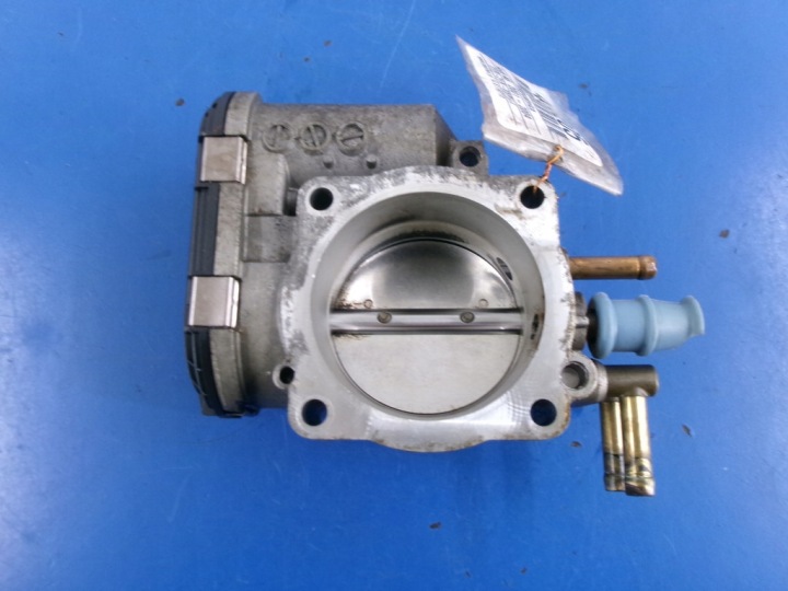 фото №5, Audi a6 c5 рестайлінг 2.4 v6 дросельна заслінка 078133062b bosch 0280750030
