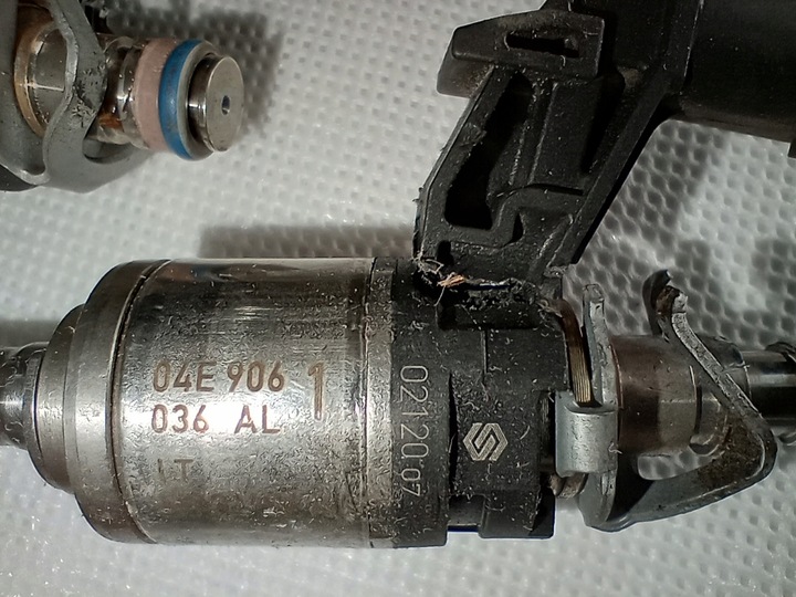 фото №11, Ibiza v 6f 1.0tsi dkl 2020 планка впрыскивающий форсунки 04c133320g европа