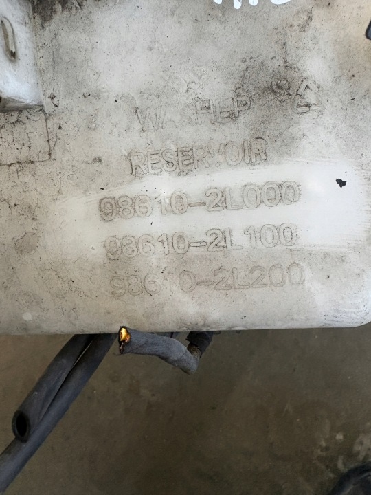 фото №8, Hyundai i30 i бачок омивача (бачок рідини омивача) 1.6 crdi 98610-2l000