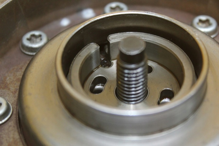 фото №3, Варіатор випускний розподільний вал ford focus mk3 mk2 c-max 1.6b iqdb 4m5g-6c524yg