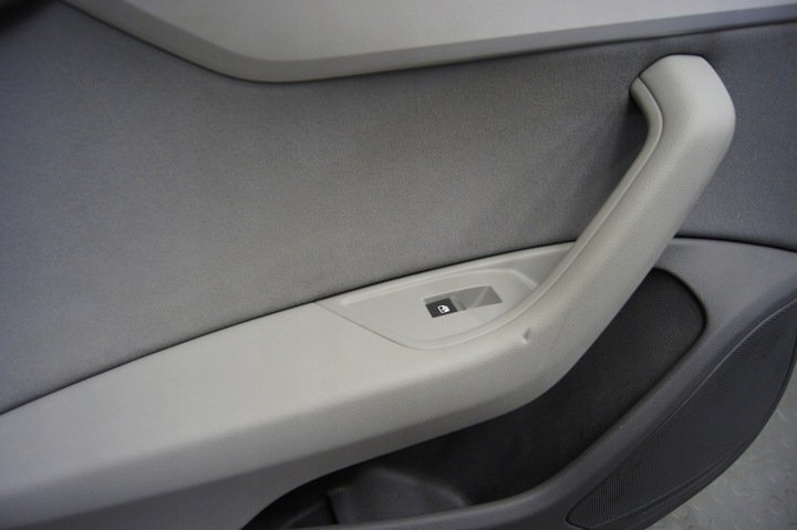 фото №13, Audi a4 b9 універсал оббивка боковина двері зад праві лівий kpl.