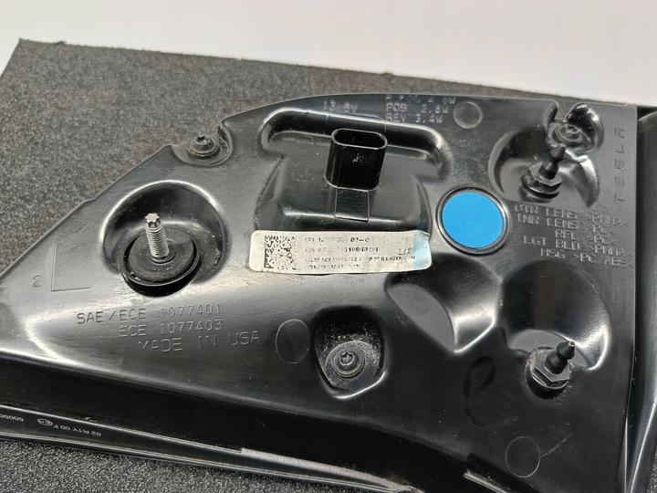 фото №10, Tesla модель y 20- 3 рестайлінг 22-лампа кришки багажника лівий зад led 1502088-00-b