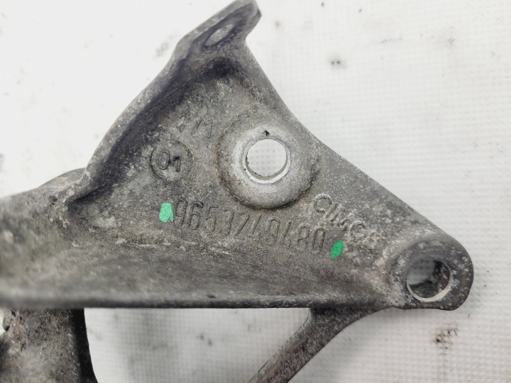 фото №8, Кронштейн кронштейн генератора 1.6 hdi peugeot citroen 965324948