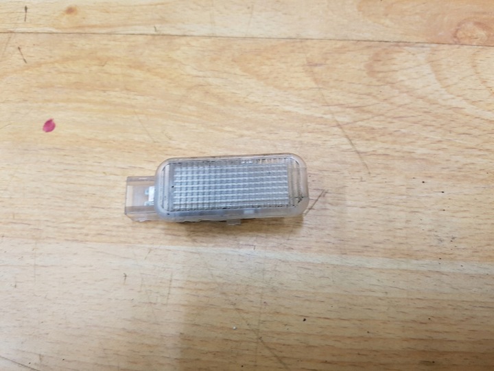 фото №1, Лампа освітлення інтер'єру vw passat b5