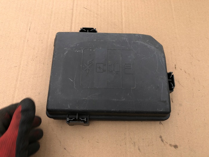 фото №1, Защита коробка предохранителей 39019198 astra k