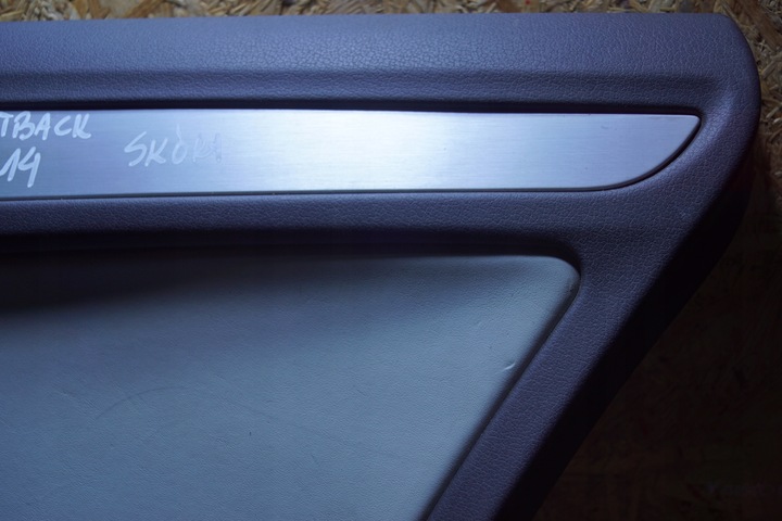 фото №7, Боковина двері праві зад audi a5 s5 8t шкіра
