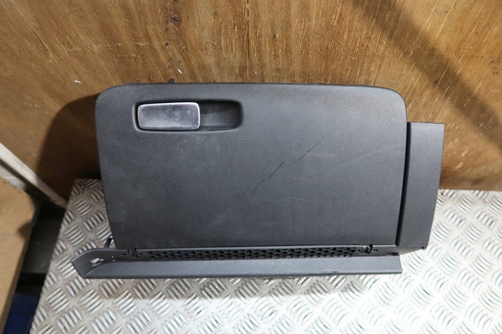 фото №1, Бардачок пассажира audi a1 8x 8x1857035b