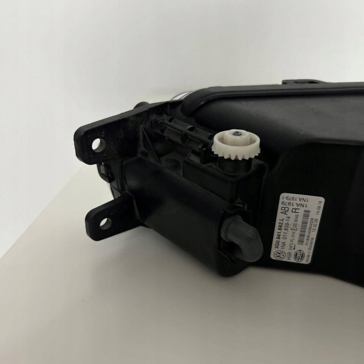 фото №11, Vw passat b8 галоген правое перед передний oem номер 3g0.941.662