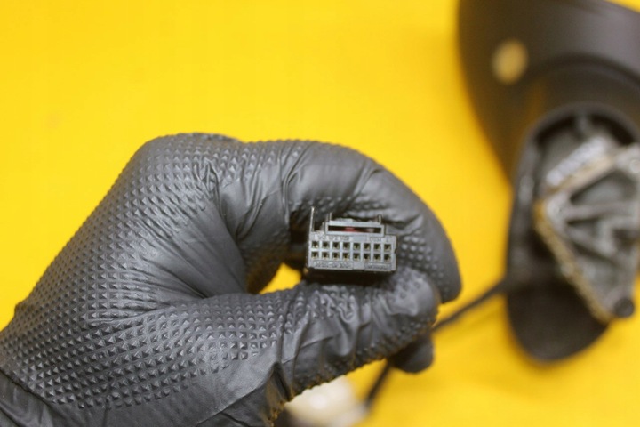 фото №11, Зеркало левый перед 12 pin porsche cayenne ii 7p5971469n 7p5857501e