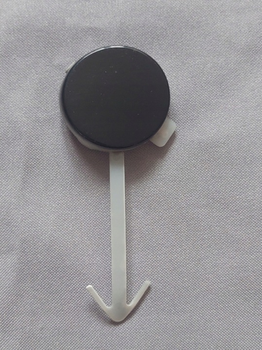 фото №1, Citroen c3 2004 2008 заглушка фаркоп буксировочный перед 9680073377 чёрная