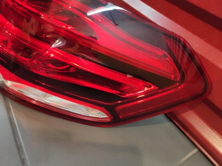 фото №7, Mercedes e-klasa w212 рестайлинг sedan лампы зад задние европа оригинал красивый kpl