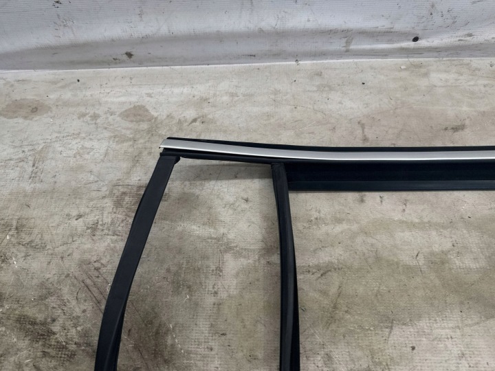 фото №5, 2020 volkswagen tiguan молдинг скла задньої 5na839432