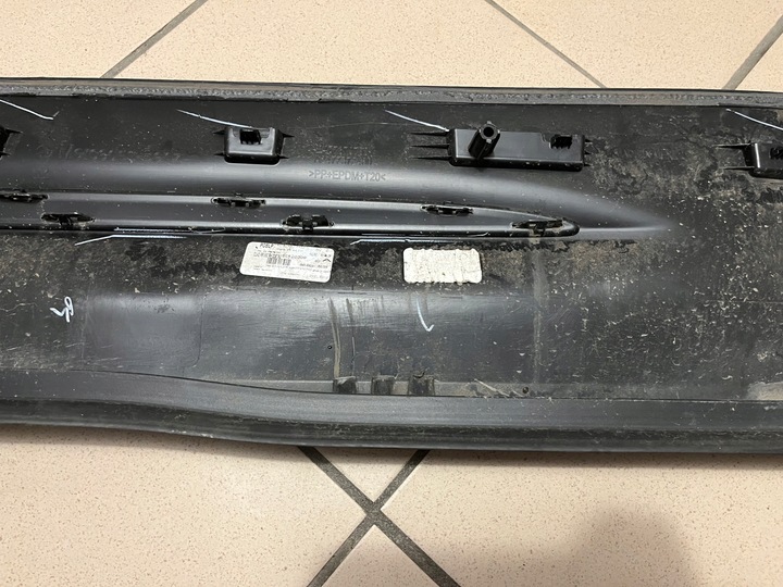 фото №9, Mercedes glb w247 x247 a247 планка двері права задня зад