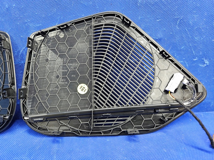 фото №7, Audi a5 f5 захисні накладки динаміка bang olufsen ліва права 8w6035419a 8w6035420a