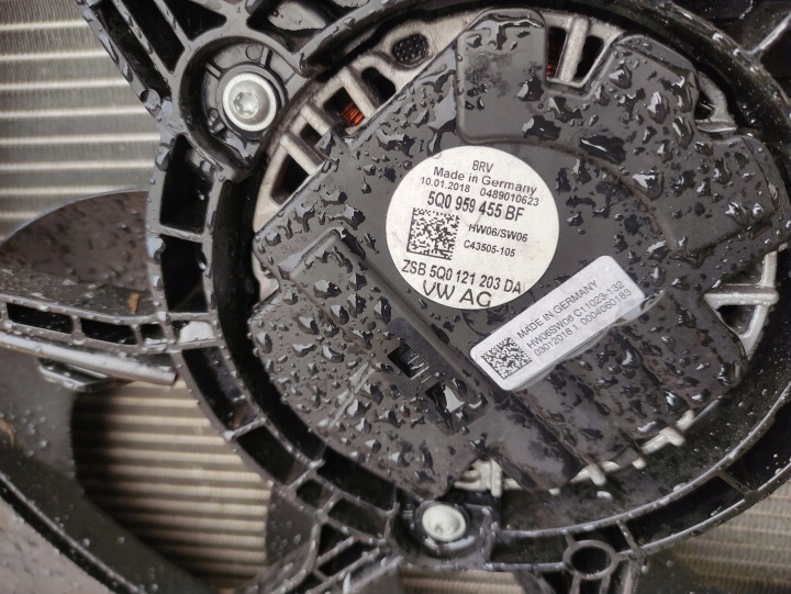 фото №6, Skoda karoq 1.0 tsi радиатор основний  5q0121251gd + вентилятор 5q0959455bf
