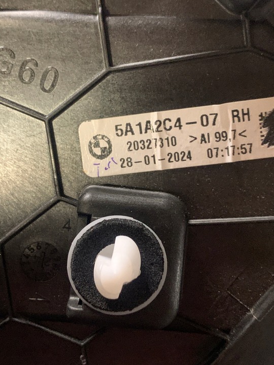 фото №9, Bmw 5 g60 декори dekor захист заглушка стійка c ліва права 5a1a2c3 5a1a2c4