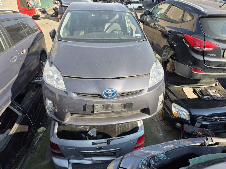 фото №8, Toyota prius iii 8v1 1.8 гибрид фара правая правое перед европа