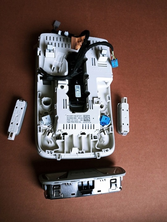 фото №5, Audi q3 лампочки стеля 2020-2023r 81a947135cf