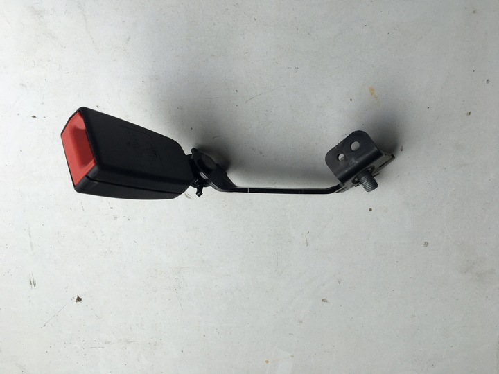 фото №1, Mercedes w205 застёжка ремня безопасности зад