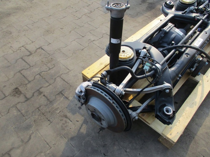 фото №1, Mercedes w218 cls 550 поворотный кулак правые зад задняя