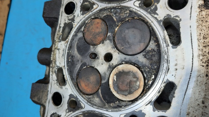 фото №4, Головка двигуна 9641752610 peugeot 2.0 hdi 136km