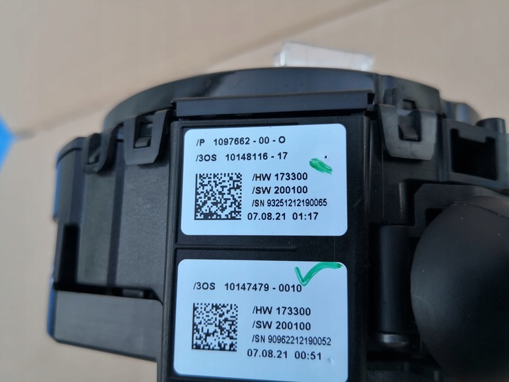 фото №9, Tesla 3 рестайлинг 21- переключатель комбинированный света