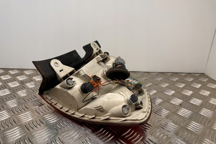 фото №11, Лампа правая задняя skoda superb ii 3t4 3t9945096 2.0l дизель 125kw 2012