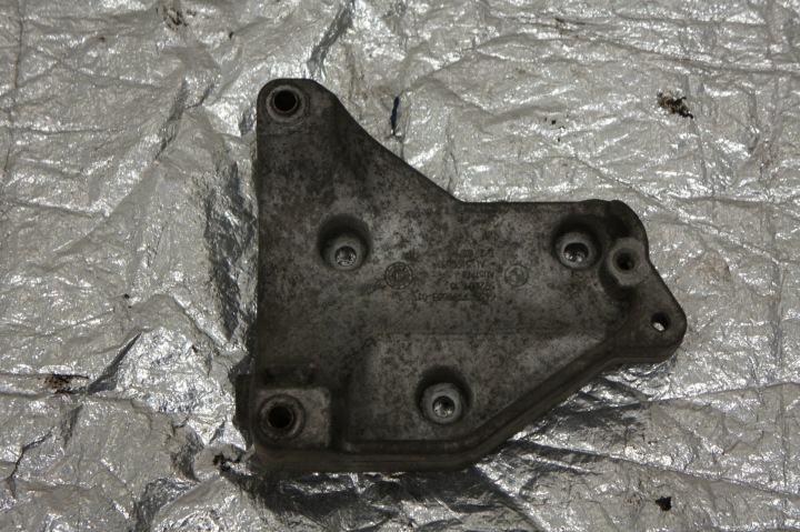 фото №4, Кронштейн кронштейна bmw x5 3,0 e70 64557799863-01