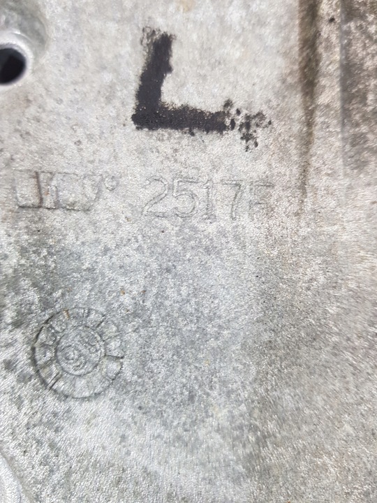 фото №11, Корпус распределительный вал grand cherokee wk2 3.0 crd vm63d