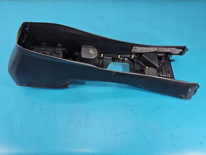 фото №8, Подлокотник туннель toyota rav4 iv 58823-42010 европа 13-16