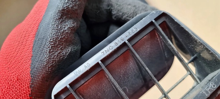 фото №6, Q3 83a решётка вентиляционная багажника зад 7n0819465e