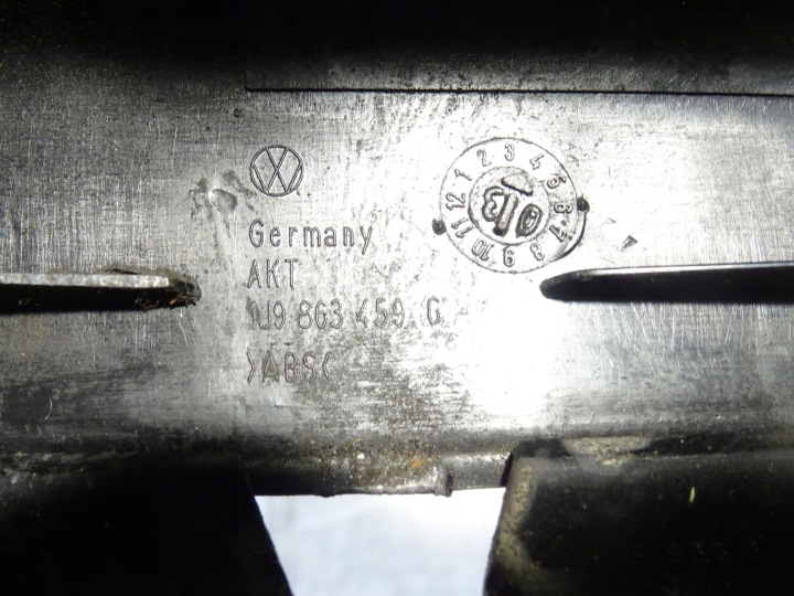фото №8, Защита ремня зад vw golf iv 4 bora универсал 1j9863459g