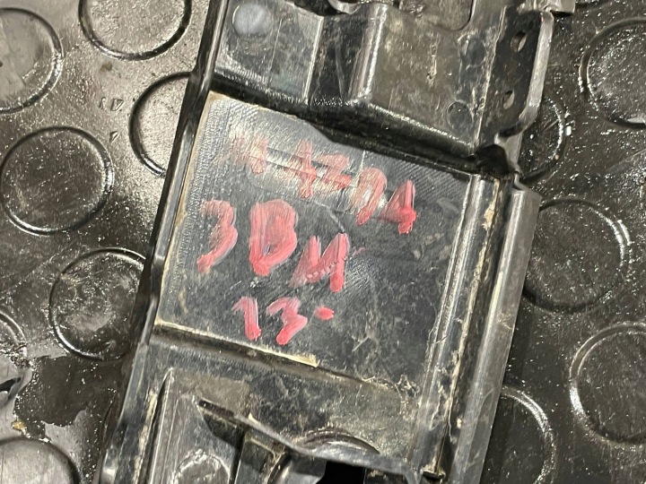 фото №8, Mazda 3 iii bm 13-18 держатель крепление планки козырёк крышки багажника